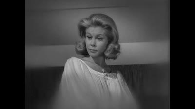 Hechizada Temporada 1 Episodio 7 En Blanco y Negro en Inglés