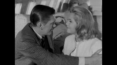 Hechizada Temporada 1 Episodio 9  En Blanco y Negro en Inglés