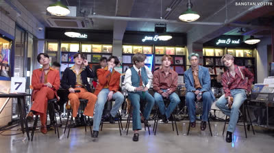 (VOSTFR) NPR Tiny Desk Concert Stage CAM